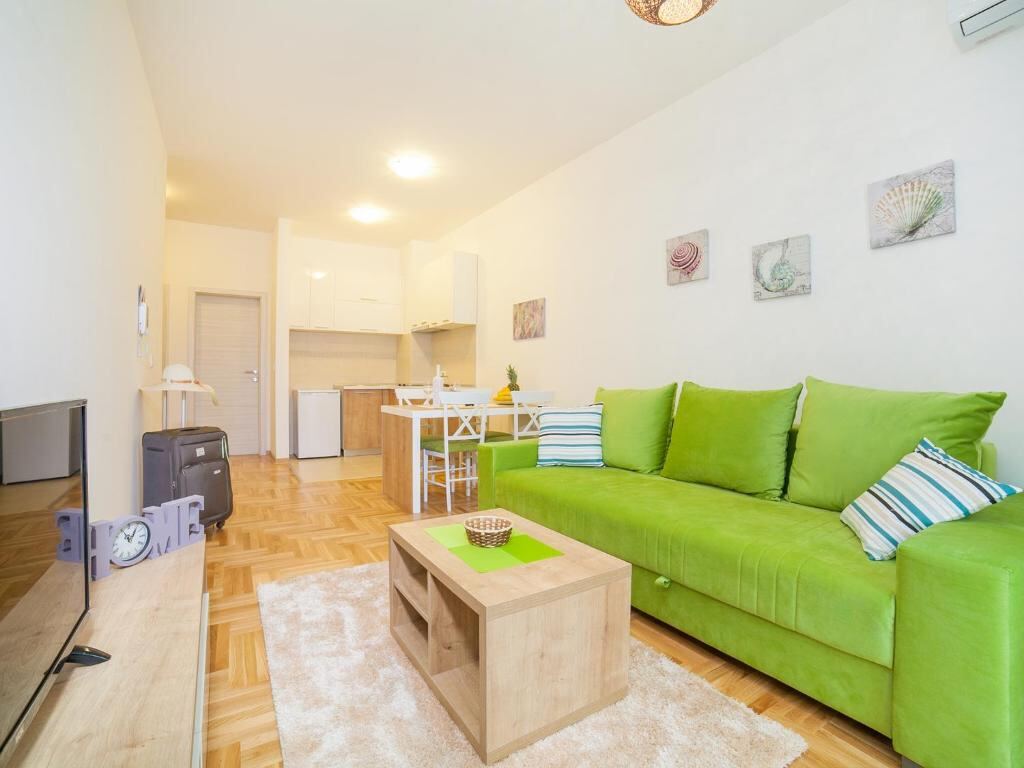 Peace 2 Apartments with parking, Budva
